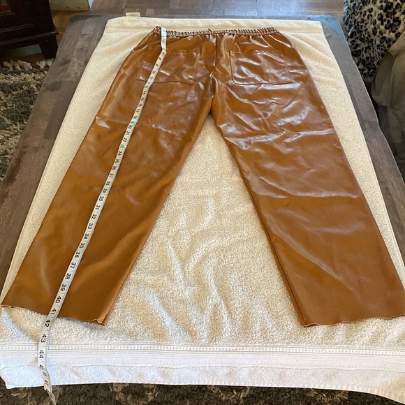 NWOT Zara fabulous faux leather camel color jogger trousers w/ great pockets - Picture 8 of 14